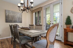 Dining - Balcony over Burgess Creek - Walk to Gondola Square - Hot Tub, Pool (Steamboat Springs)