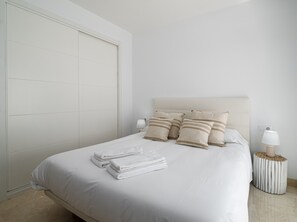 2 Schlafzimmer, Bügeleisen/Bügelbrett, kostenloses WLAN