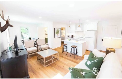 Historical Hotel, Main Street Blowing Rock