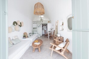 Stereo - Armeni Beach Nest - with private boat service! (Oia)