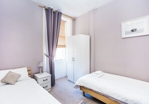 2 chambres, fer et planche à repasser, lit parapluie, Wi-Fi gratuit