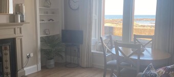 Stunning sea views, dog friendly holiday accommodation in North Berwick