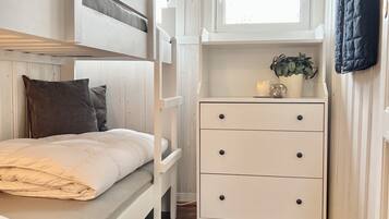 3 bedrooms, iron/ironing board, free WiFi