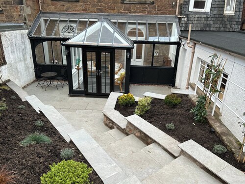 Luxury Victorian villa in the heart of North Berwick, sleeping up to 6 guests.