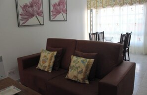 TV - Apartment - Ground Floor - with Terrace (Raxó)