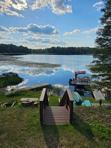 Cozy cabin on Island Lake