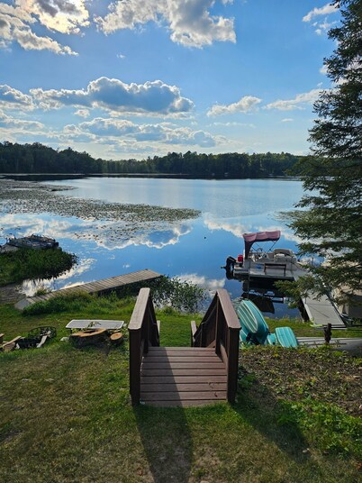 Cozy cabin on Island Lake