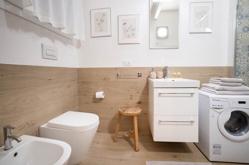 Cozy apartment with attention to detail in great location