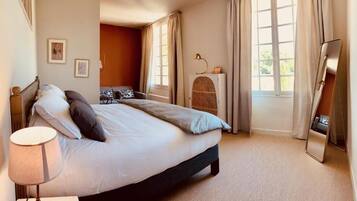 Habitación Confort doble | 1 dormitorio, ropa de cama de alta calidad, minibar y caja fuerte