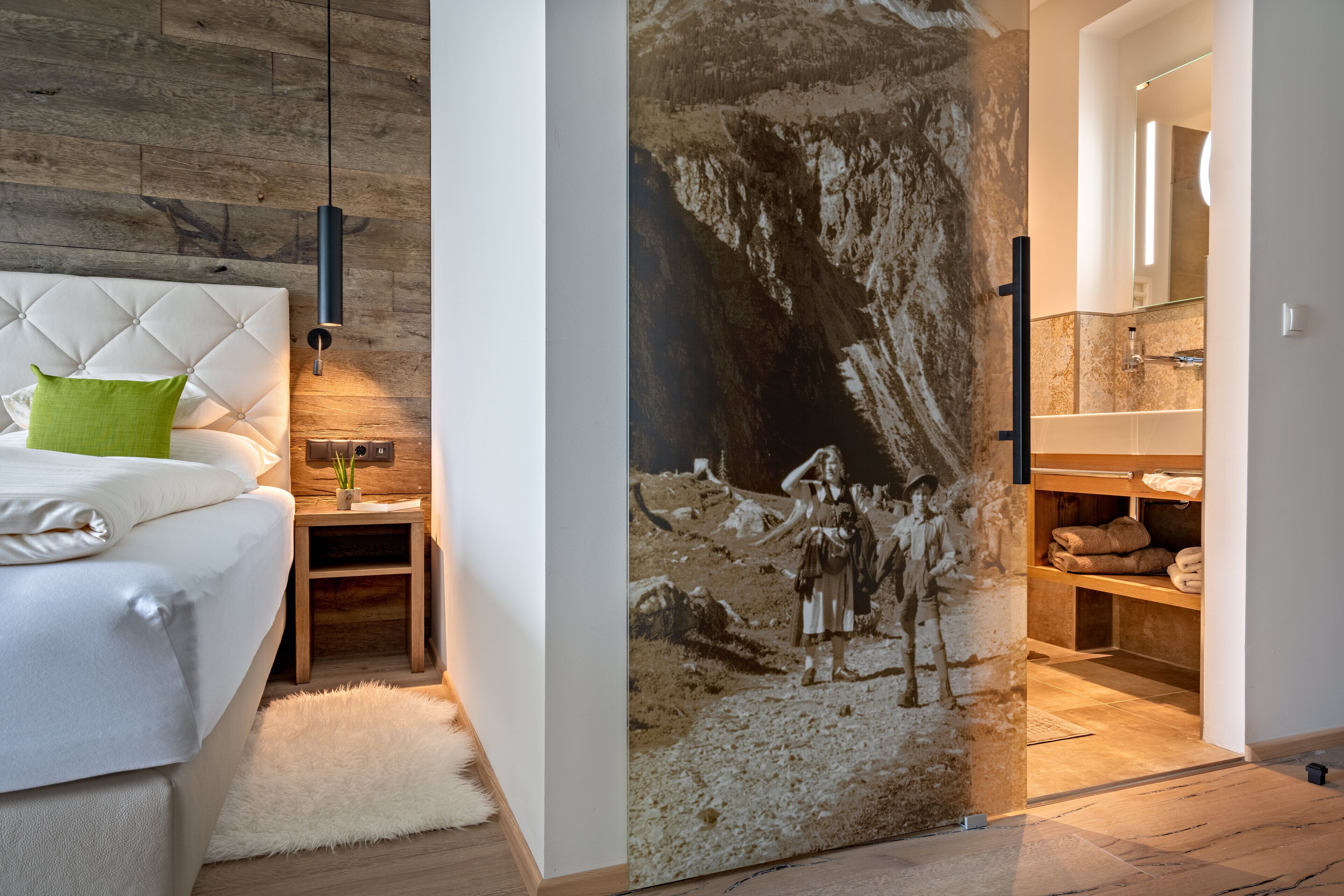 Dobbeltrom – deluxe, balkong | Wi-fi (inkludert) og sengetøy