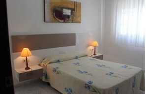 2 chambres, fer et planche Ă repasser, Wi-Fi, draps fournis