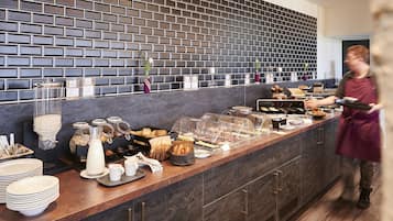 Daily buffet breakfast (EUR 18.50 per person)