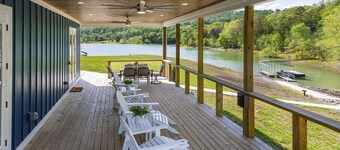 Lakefront House at Summer Breeze w/ Private Dock w/ Kayaks