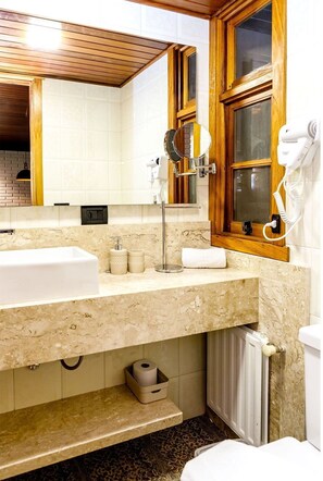 Departamento de diseñador | Baño | Toallas