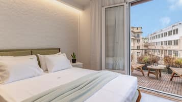 Romantic Double Room | City view