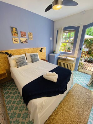 Quarto Vinicius de Moraes | Egyptian cotton sheets, premium bedding, individually decorated - Com Verso e Prosa RePouso e café (Paraty)