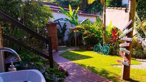 Unclassified image, 2 of 28, button - Com Verso e Prosa RePouso e café (Paraty)