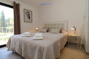 2 Schlafzimmer, Zimmersafe, Bügeleisen/Bügelbrett, Reisekinderbett