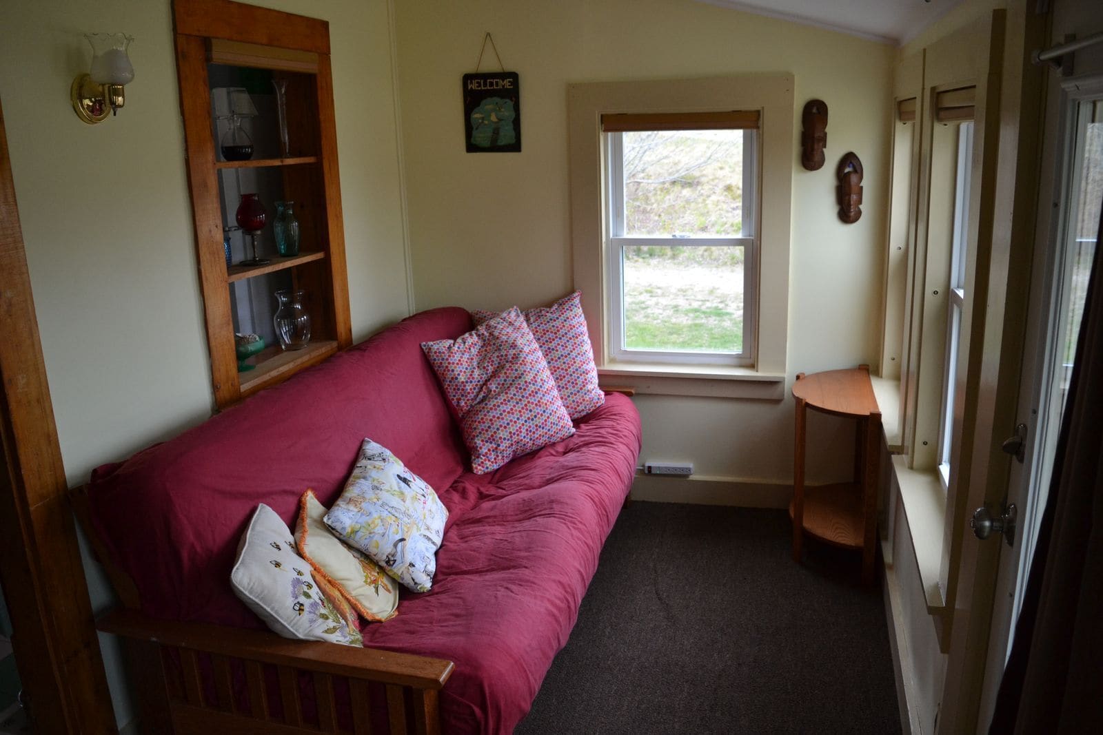 Smart TV, fireplace, DVD player, books