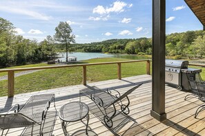 Property grounds - Lakefront Escape at Summer Breeze w/ Private Dock w/ Kayaks (New Tazewell)
