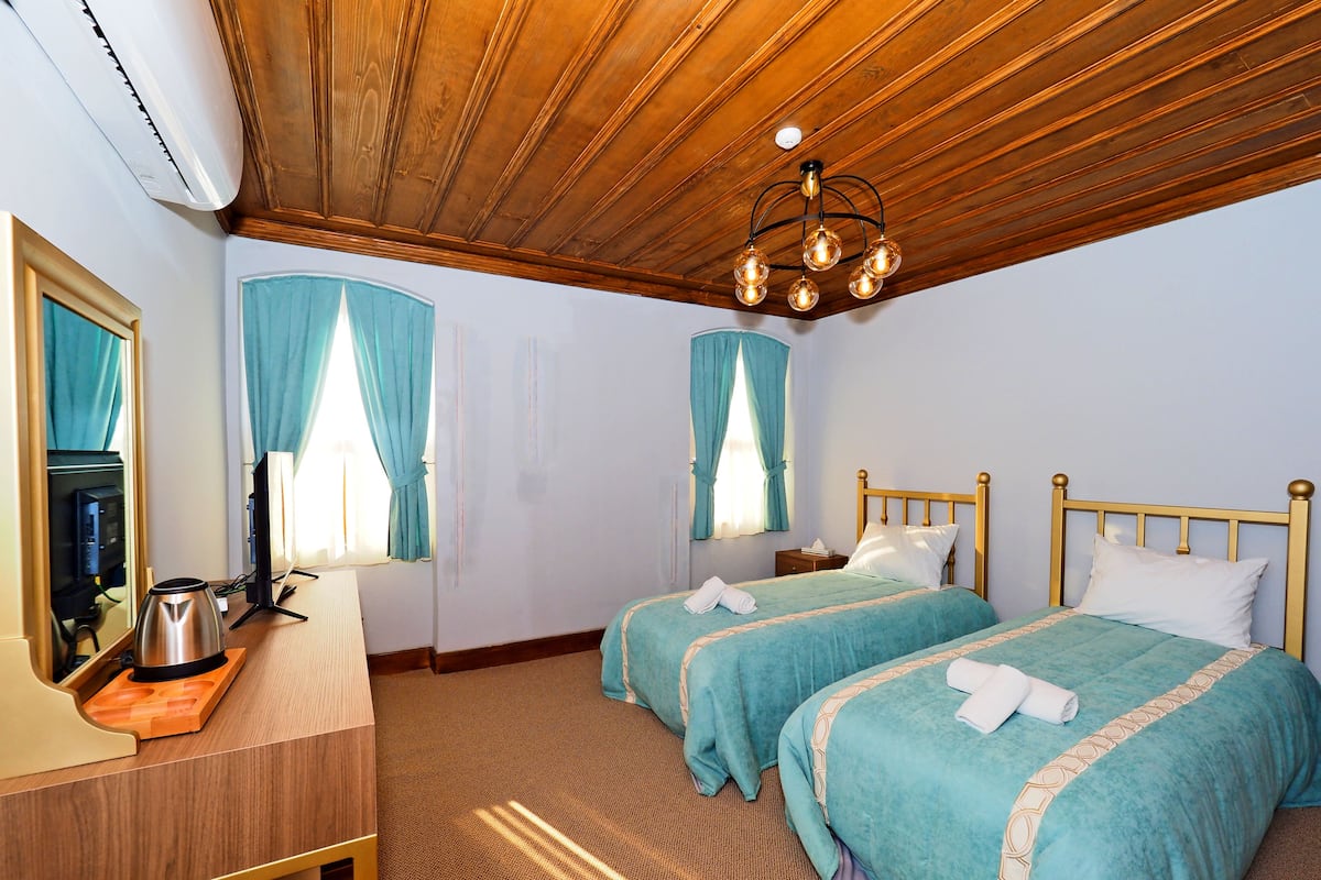 Twin Room | Egyptian cotton sheets, premium bedding, in-room safe