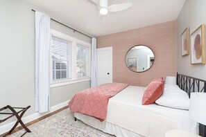 3 bedrooms, desk, iron/ironing board, travel crib