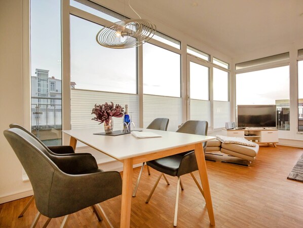 تناول الطعام