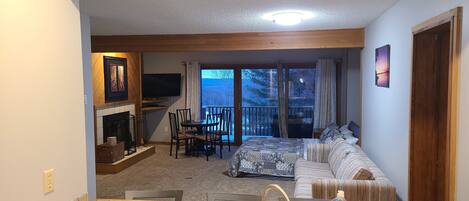 TV connectée, cheminée