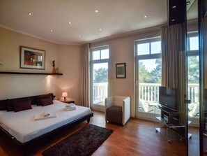 1 bedroom, free WiFi, bed sheets - Apartment with sea view, 1 bedroom and balcony (Ostseebad Binz)