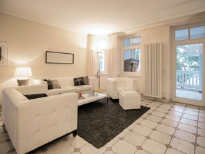 TV, DVD player, stereo - Apartment with sea view, 1 bedroom and balcony (Ostseebad Binz)