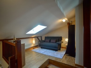 Fernseher, DVD-Player, Stereoanlage