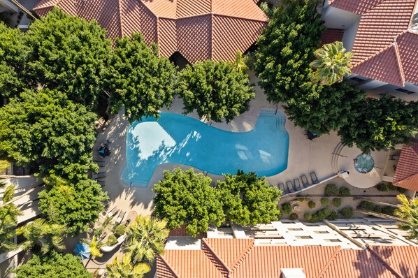 Piscine extérieure, piscine chauffée
