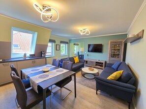 Fernseher, DVD-Player, Stereoanlage