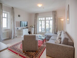 Fernseher, Stereoanlage