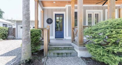 Private Pool! Screened Porch, Pet Friendly