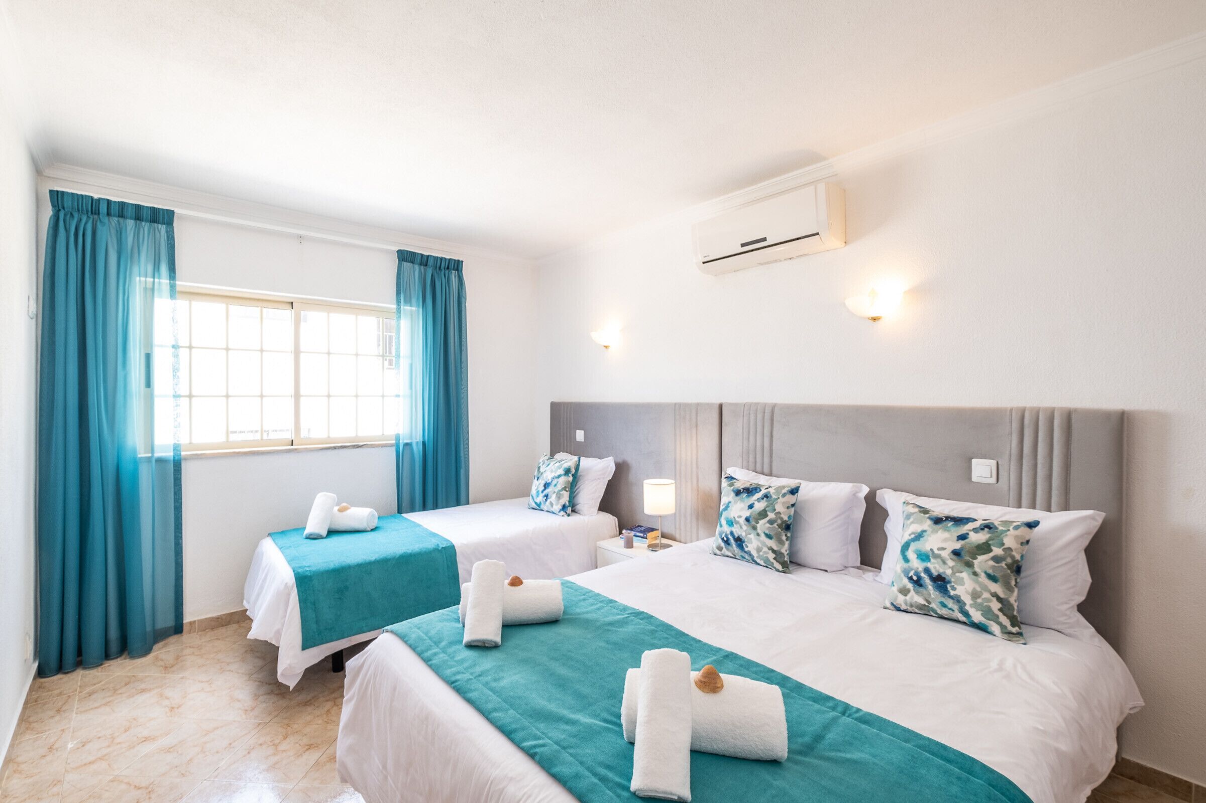 13 habitaciones, tabla de planchar con plancha y wifi gratis 