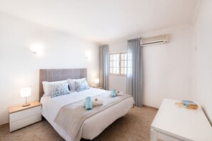 13 slaapkamers, een strijkplank/strijkijzer, gratis wifi, beddengoed