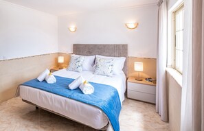 13 bedrooms, iron/ironing board, free WiFi, bed sheets - Luxury villa with XL jacuzzi and heatable pool (Albufeira)