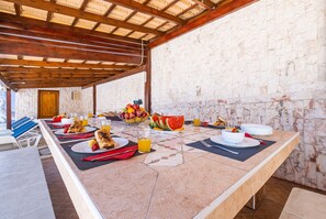 تناول الطعام