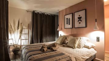 3 chambres, coffres-forts dans les chambres, fer et planche Ă repasser