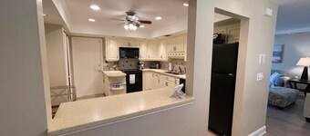 Sarasota 3 bedroom villa conveniently located on Palm Aire Golf Course community