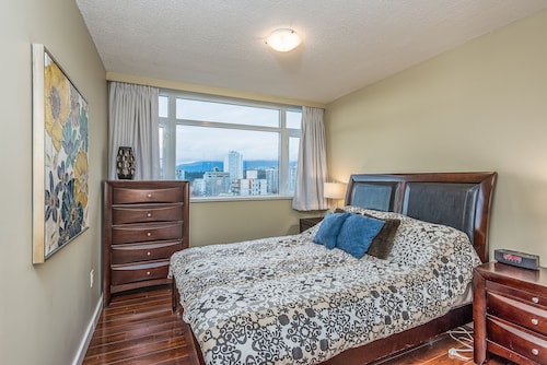Your Perfect Westend location - 5 min from beach or Stanley Park