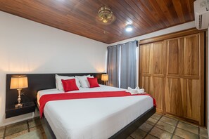 4 bedrooms, in-room safe, free WiFi, bed sheets