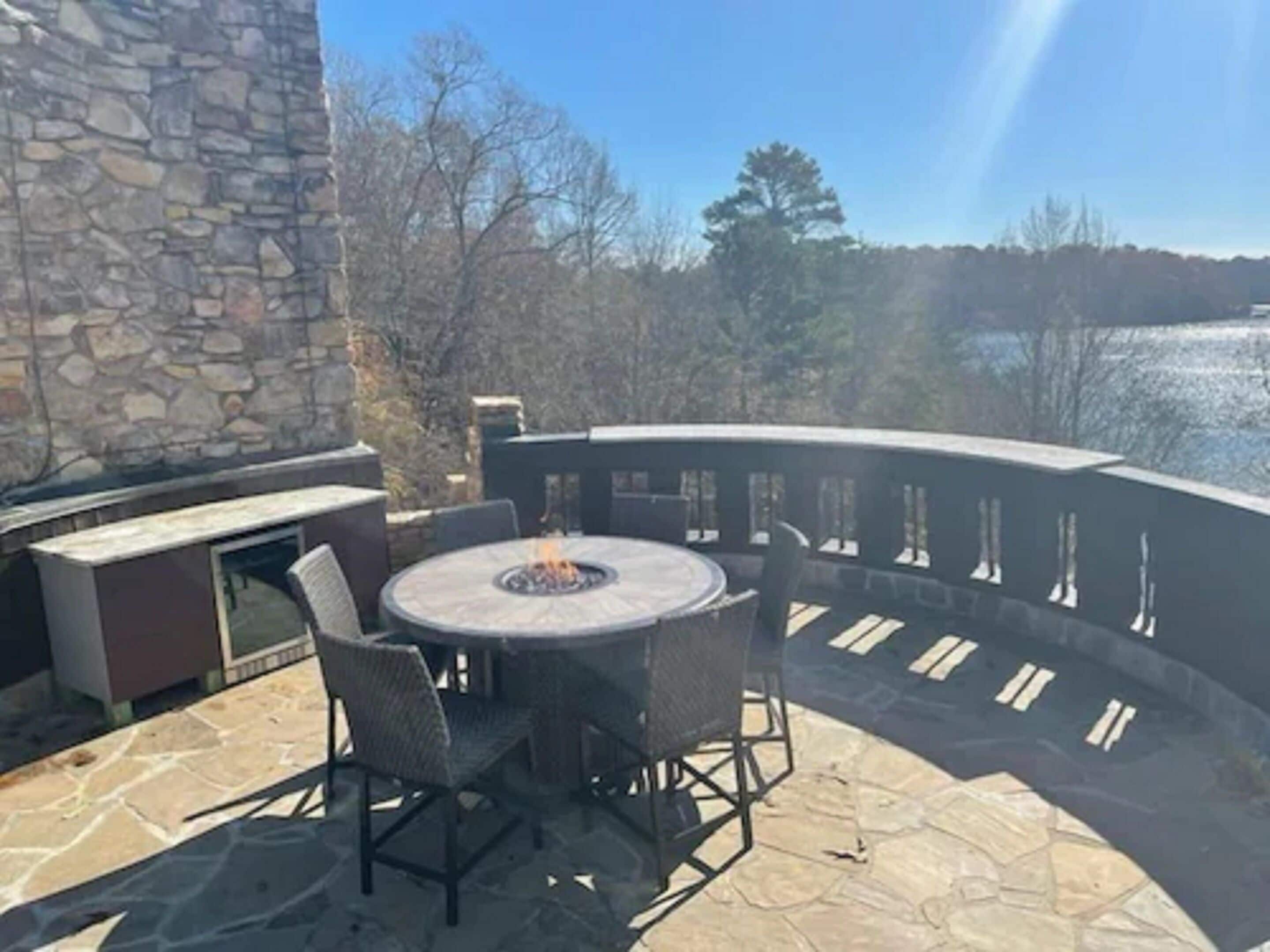 奢華獨棟房屋, 多間臥室, 湖景, 湖畔 | 露台/庭院