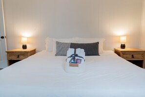 2 Schlafzimmer, Betten mit Memory-Foam-Matratzen, Schreibtisch