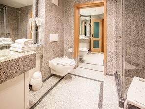 Haartrockner, Handtücher