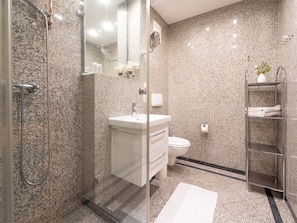 Unclassified image, 5 of 7, button - Comfort apartment with 1 bedroom and terrace on the first floor (Ostseebad Binz)