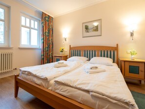 Unclassified image, 2 of 7, button - Comfort apartment with 1 bedroom and terrace on the first floor (Ostseebad Binz)