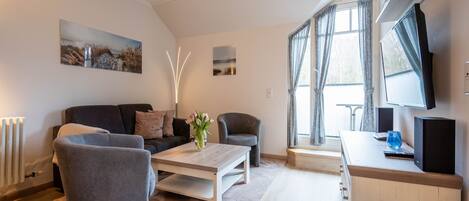 TV, DVD player, table tennis, stereo