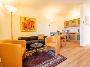 TV, DVD player, table tennis, stereo